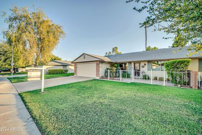 10133 W Forrester Drive, Home with 2 bedrooms, 2 bathrooms and null parking in Sun City AZ | Image 2