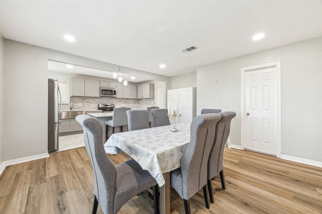 8039 Zimmermann Dr, House other with 3 bedrooms, 3 bathrooms and 2 parking in Houston TX | Image 5
