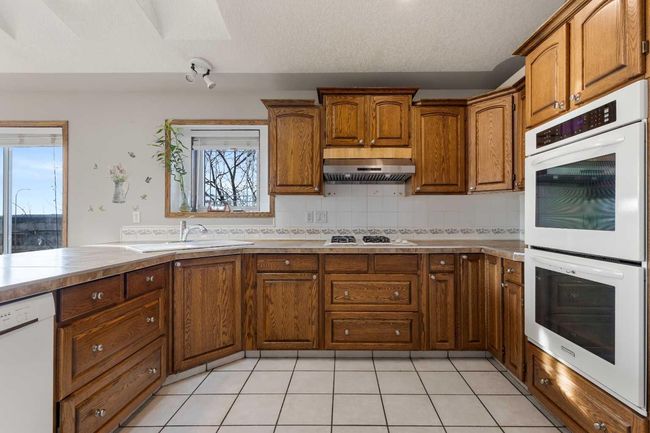 120 Somerglen Common Sw, House other with 5 bedrooms, 3 bathrooms and 4 parking in Calgary AB | Image 7