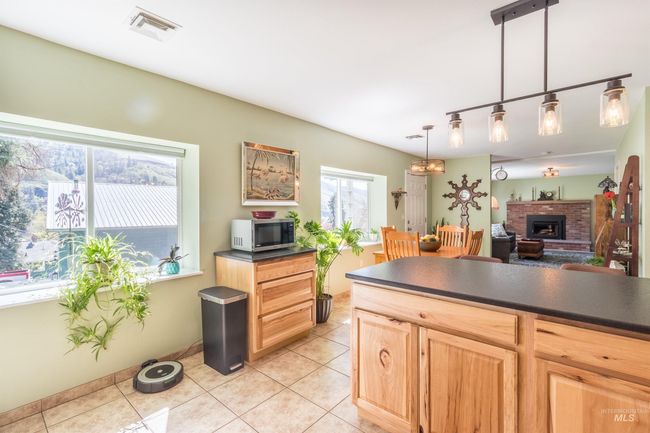 305 3 Rd St, House other with 2 bedrooms, 2 bathrooms and null parking in Juliaetta ID | Image 8