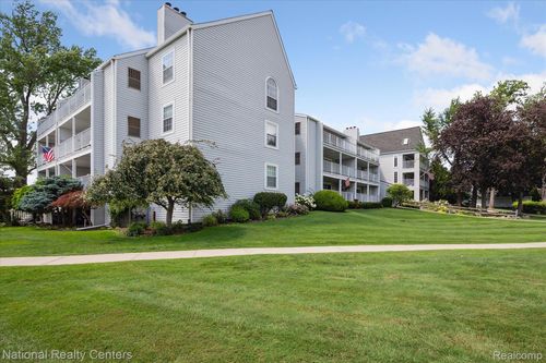 apt-17-3559 Port Cove Dr, Waterford, MI, 48328-4574 | Card Image