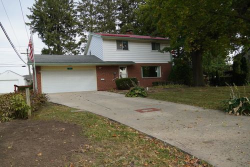 1244 Lacresta Dr, Freeport, IL, 61032-6134 | Card Image