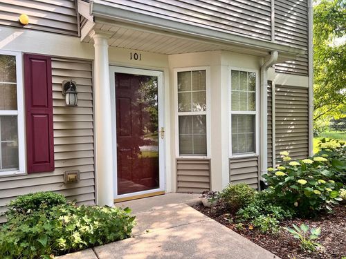 unit-101-2411 Sheehan Dr, Naperville, IL, 60564-4896 | Card Image