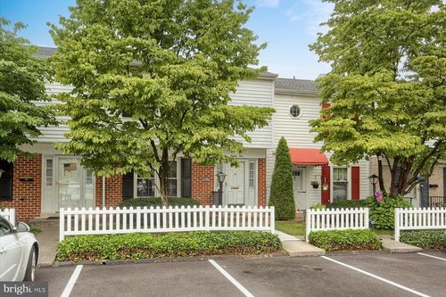 81 W Vine St, SHIREMANSTOWN, PA, 17011-6345 | Card Image