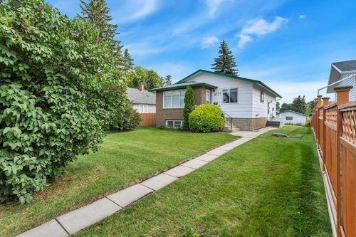 6739 59 Ave, Red Deer, AB, T4P1B1 | Card Image