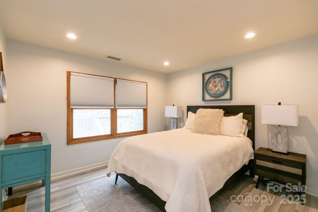 C - 220 Stoney Falls Loop, Condo with 3 bedrooms, 3 bathrooms and null parking in Burnsville NC | Image 15