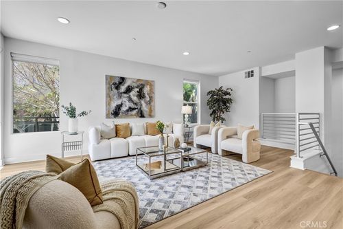600 Rockefeller, Irvine, CA, 92612-7176 | Card Image