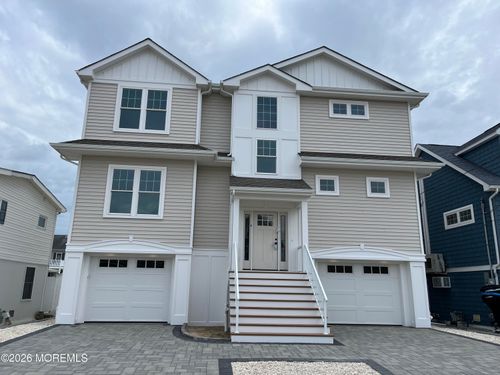 39 Weaver Dr, MANAHAWKIN, NJ, 08050-5331 | Card Image