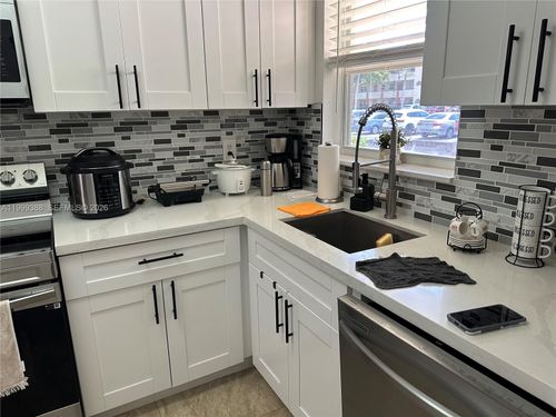 101-8021 N Sunrise Lakes Dr, Sunrise, FL, 33322 | Card Image