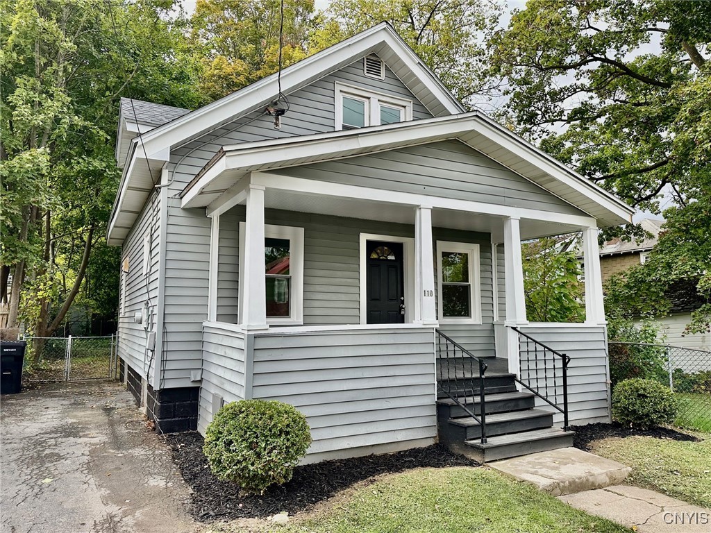 Shirley Dr, Syracuse, NY 13207