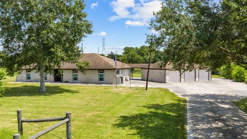 2915 Cemetery Rd, Santa Fe, TX, 77517-3764 | Card Image