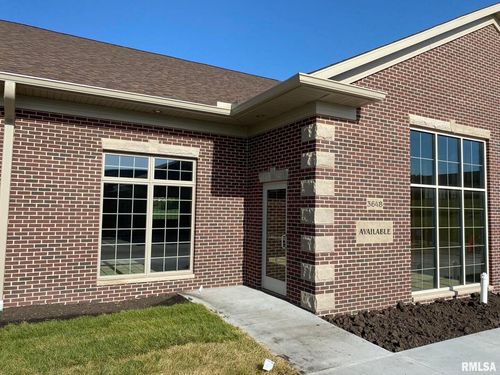 3648 Utica Ridge Rd, Bettendorf, IA, 52722-1648 | Card Image