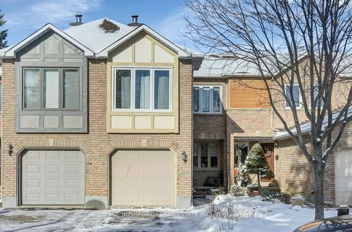 83 Winnegreen Crt, Ottawa, ON, K1G5S3 | Card Image