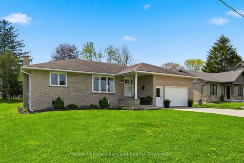 17 Brown Street S, Minto, ON, N0G1M0 | Card Image