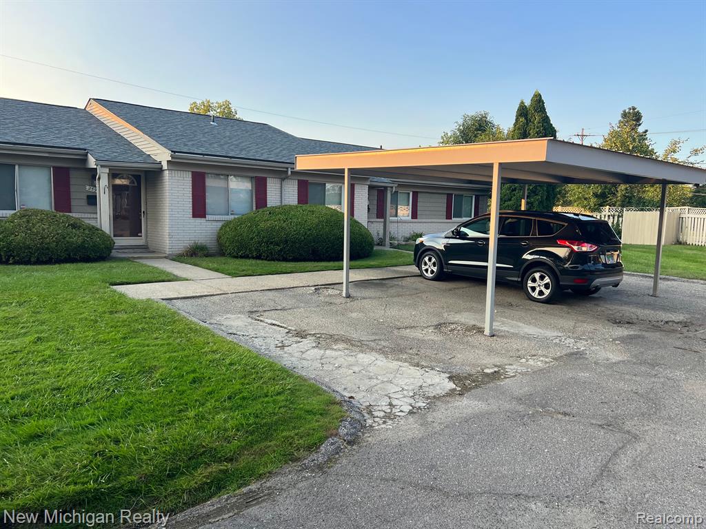 Franklin Pointe Dr, Southfield, MI 48034