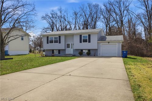 1764 Dumont Dr, Mineral Ridge, OH, 44440-9508 | Card Image