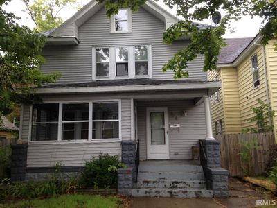 824 Cottage Grove Avenue, House other with 3 bedrooms, 3 bathrooms and null parking in South Bend IN | Image 1