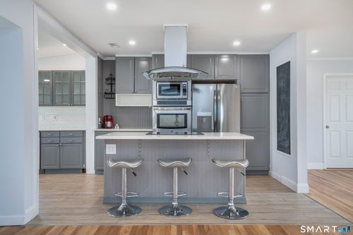 20 Dorothy St, Milford, CT, 06460-6830 | Card Image