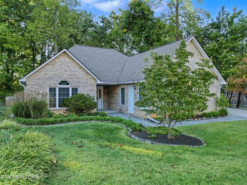 937 Saint Johns Dr, Maryville, TN, 37801-9608 | Card Image