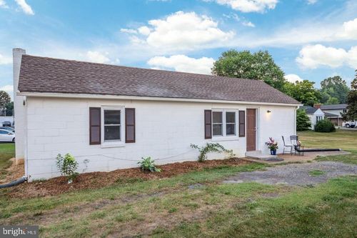 6143 Main St, MOUNT JACKSON, VA, 22842-9713 | Card Image