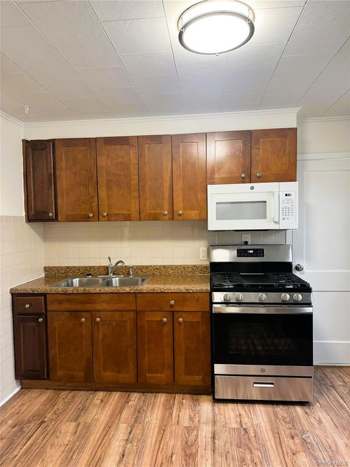 35 First St, Spring Valley, NY, 10977-3814 | Card Image