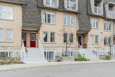 77 - 55 Turntable Cres, Condo with 3 bedrooms, 2 bathrooms and 1 parking in Toronto ON | Image 2