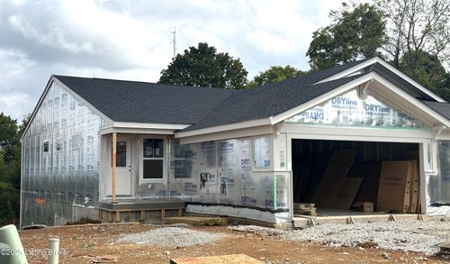 61a-11207 Breezeway St, Louisville, KY, 40291-8413 | Card Image