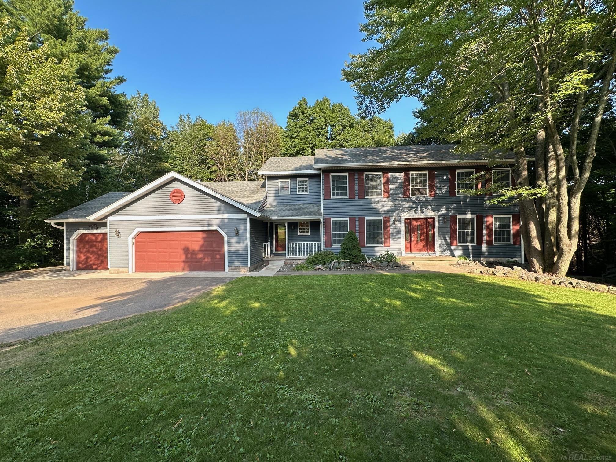 Grandview Dr, Marquette, MI 49855