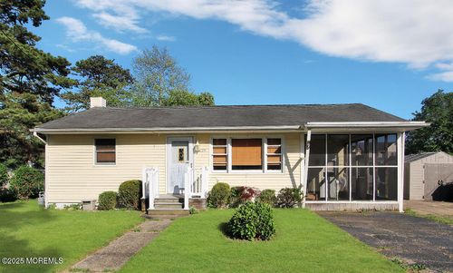 429 Seaman Ave, Beachwood, NJ, 08722-3713 | Card Image