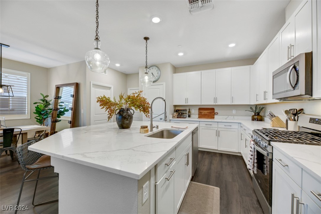 Mckenna Dawn Ave, Henderson, NV 89044