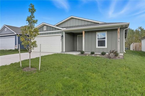20209 W 194th St, Spring Hill, KS, 66083-6501 | Card Image