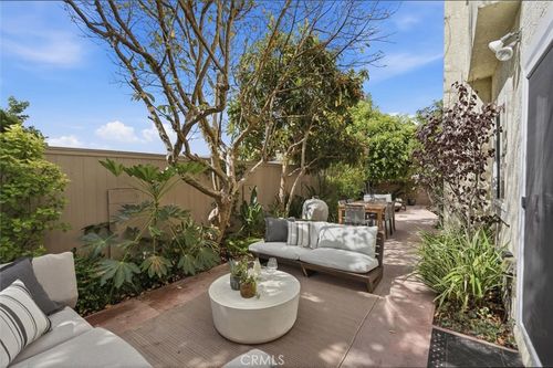 b-2220 Clark Ln, Redondo Beach, CA, 90278-4304 | Card Image