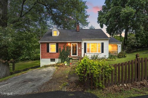 2136 Cypress St, Kingsport, TN, 37664-3642 | Card Image