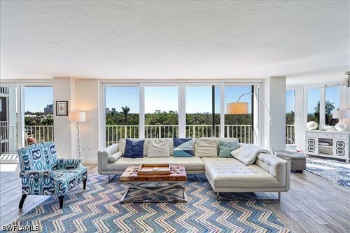 305-6361 Pelican Bay Blvd, NAPLES, FL, 34108-7124 | Card Image