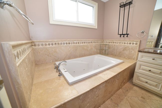 813 S Wolf Rd, House other with 3 bedrooms, 3 bathrooms and 2 parking in Des Plaines IL | Image 15