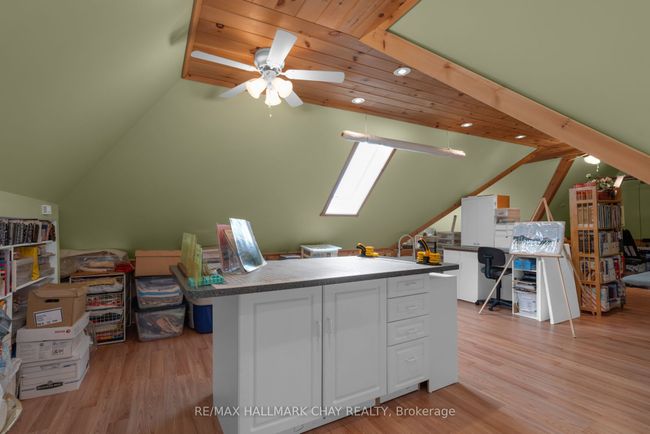 4950 Penetanguishene Rd, House other with 4 bedrooms, 3 bathrooms and 10 parking in Hillsdale ON | Image 32
