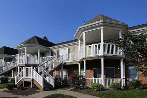 3800 Falcon Crest Dr, LOUISVILLE, KY, 40219-6047 | Card Image