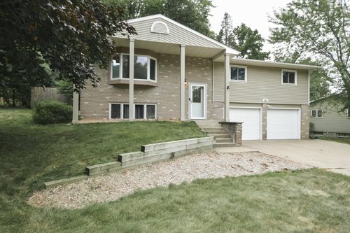 643 Pioneer Rd, Red Wing, MN, 55066-3926 | Card Image