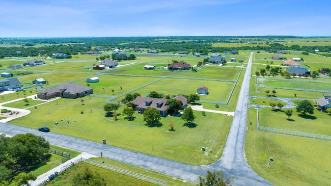 30112 Twin Creek Dr, House other with 3 bedrooms, 2 bathrooms and 6 parking in Georgetown TX | Image 33