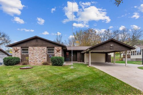 916 Pioneer Rd, Red Wing, MN, 55066-3931 | Card Image