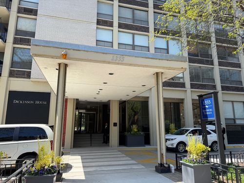 206d-1355 N Sandburg Ter, Chicago, IL, 60610-2024 | Card Image