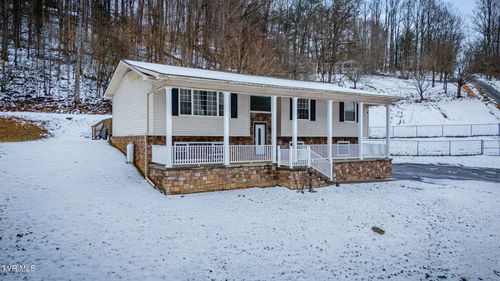 135 Riders Dr, Gate City, VA, 24251-4522 | Card Image