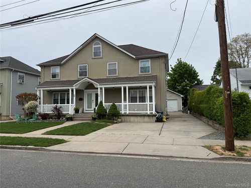 35 3rd Ave, Westbury, NY, 11590-2523 | Card Image