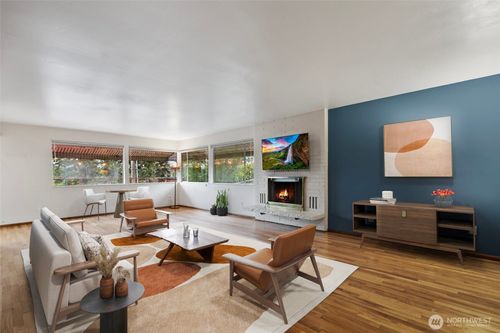 3041 24th Ave W, Seattle, WA, 98199-2805 | Card Image