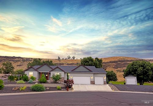 3983 Foothill Dr, Lewiston, ID, 83501-8636 | Card Image