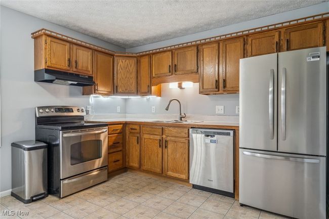 18 Lakeview Ct, House other with 3 bedrooms, 2 bathrooms and null parking in Lagrange OH | Image 10