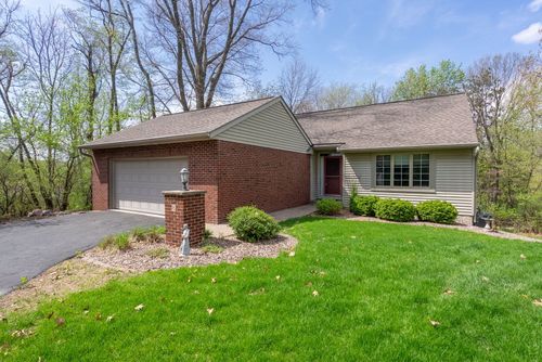 8 Briarwood Ln, Rock Island, IL, 61201-6339 | Card Image