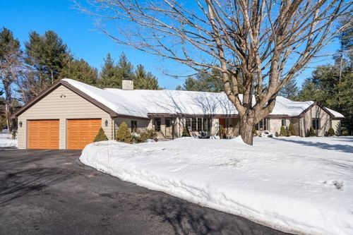 11 Wyncrest Cir, Andover, MA, 01810-6042 | Card Image