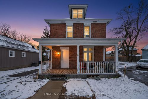 {{alt}} | Card Image