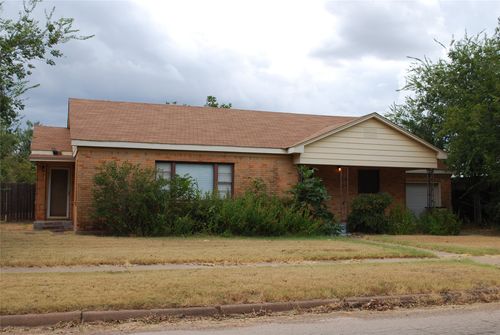 1720 Avenue K, Anson, TX, 79501-6216 | Card Image